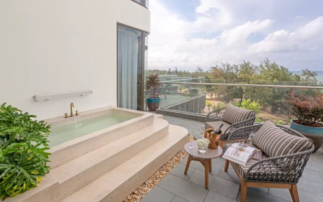 Khách sạn Poseido Quảng Bình - Luxury Balcony Bathtub Ocean 2