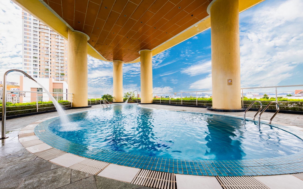 Mường Thanh Grand Hạ Long - Hồ bơi